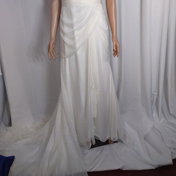 Davids Bridal Galina Signature Ivory chiffon sheath wedding gown size 6 - Picture 2 of 13
